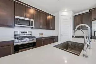 2053 W Sienna Bouquet Pl, Phoenix, AZ 85085 - Photo 10