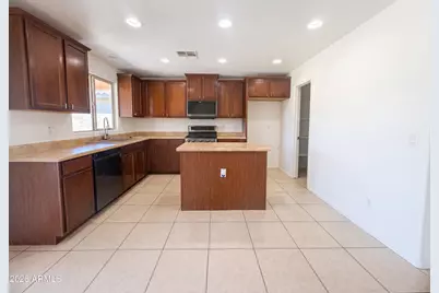 1043 E Daniella Drive, San Tan Valley, AZ 85140 - Photo 2