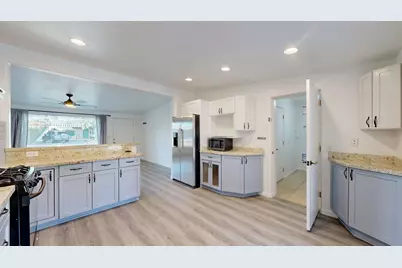 4537 E Devonshire Avenue, Phoenix, AZ 85018 - Photo 10