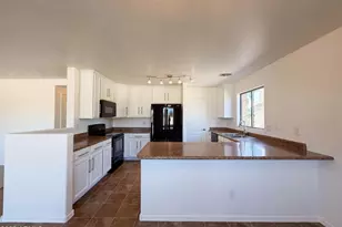 18856 N Comet Trail, Maricopa, AZ 85138 - Photo 2