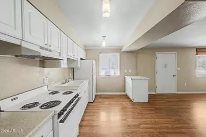 10405 W Peoria Avenue, Sun City, AZ 85351 - Photo 12