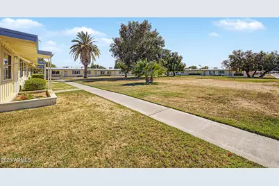 10405 W Peoria Avenue, Sun City, AZ 85351 - Photo 2