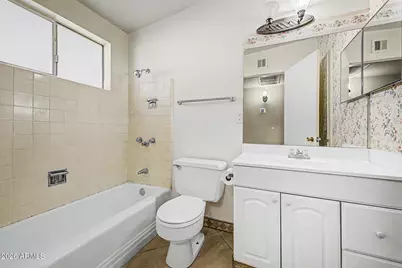 10405 W Peoria Avenue, Sun City, AZ 85351 - Photo 18