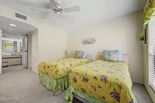 10410 N Cave Creek Rd, Phoenix, AZ 85020 - Photo 20