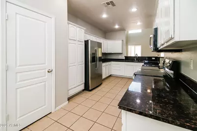 42479 W Somerset Drive, Maricopa, AZ 85138 - Photo 6