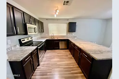 15266 W Cottonwood Street, Surprise, AZ 85374 - Photo 4