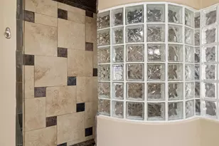9033 W Patrick Ln, Peoria, AZ 85383 - Photo 4