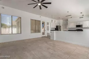 4327 E Sands Dr, Phoenix, AZ 85050 - Photo 10