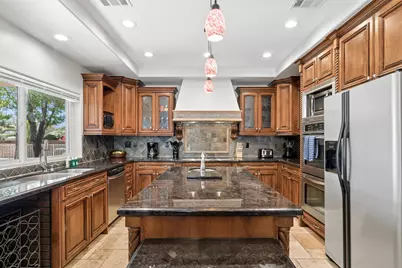 9023 W Patrick Lane, Peoria, AZ 85383 - Photo 8