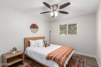 21 E Alameda Drive, Tempe, AZ 85282 - Photo 18