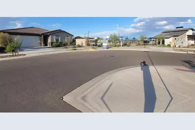 15998 W Smoketree Drive, Surprise, AZ 85387 - Photo 4