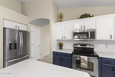13159 W Port Royale Lane, Surprise, AZ 85379 - Photo 18