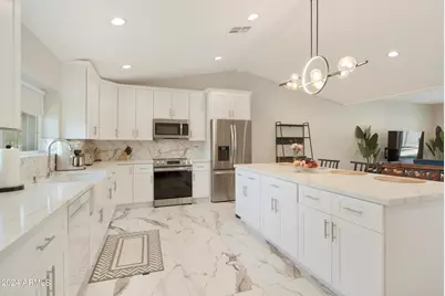 1826 W Oraibi Drive, Phoenix, AZ 85027 - Photo 8