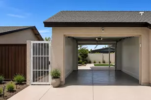 1826 W Oraibi Dr, Phoenix, AZ 85027 - Photo 24