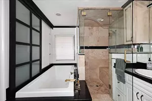 8176 E Del Barquero Dr, Scottsdale, AZ 85258 - Photo 16