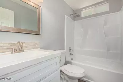 3 N Naco Way #Apt 2, Chandler, AZ 85225 - Photo 8