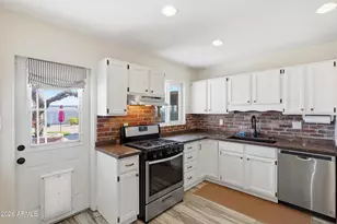 2345 E Heatherbrae Dr, Phoenix, AZ 85016 - Photo 4