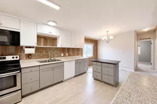10951 N 91st Ave, Peoria, AZ 85345 - Photo 14