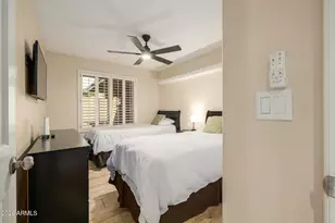5402 E Laurel Ln, Scottsdale, AZ 85254 - Photo 18