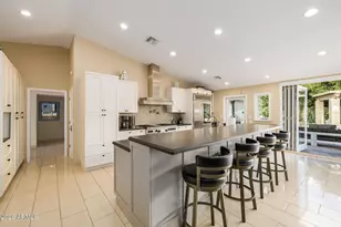 5402 E Laurel Ln, Scottsdale, AZ 85254 - Photo 2