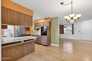 10413 W Roundelay Cir, Sun City, AZ 85351 - Photo 8