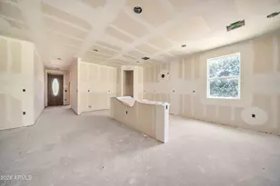 909 W Tamarisk St, Phoenix, AZ 85041 - Photo 12