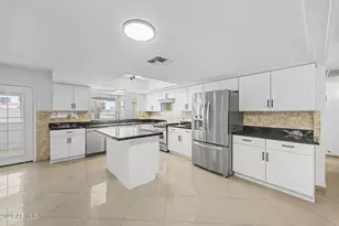 11616 N 41st Ave, Phoenix, AZ 85029 - Photo 12
