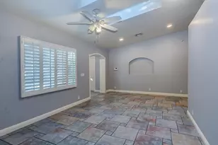 526 E Flynn Ln, Phoenix, AZ 85012 - Photo 6