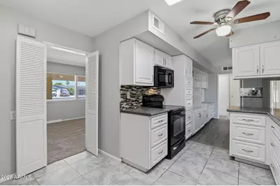 10847 N 108th Drive, Sun City, AZ 85351 - Photo 4