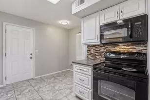 10847 N 108th Dr, Sun City, AZ 85351 - Photo 8