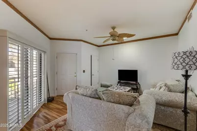 9151 W Greenway Road #Unit 252, Peoria, AZ 85381 - Photo 4