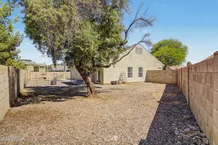 10008 W Kino Ln, Phoenix, AZ 85037 - Photo 28