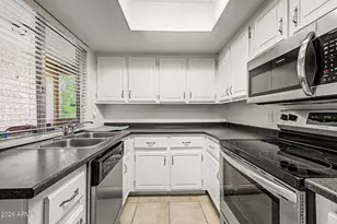 461 W Holmes Ave, Mesa, AZ 85210 - Photo 10