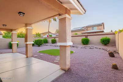 17636 W Maui Lane, Surprise, AZ 85388 - Photo 32