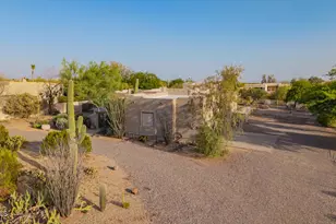 1723 E Dolores Rd, Phoenix, AZ 85086 - Photo 62