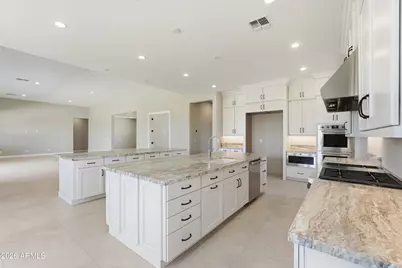 11103 N Julian Street, Surprise, AZ 85388 - Photo 6