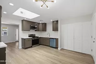 1818 E Monterey Way, Phoenix, AZ 85016 - Photo 8