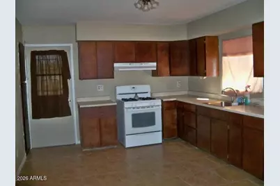 109 N 30th Drive, Phoenix, AZ 85009 - Photo 2