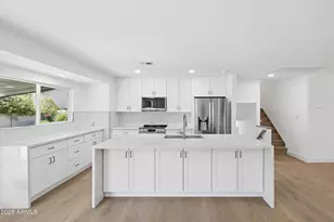 8737 E Valley Vista Dr, Scottsdale, AZ 85250 - Photo 10
