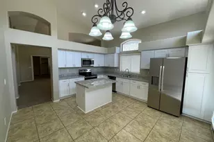 10541 W Almeria Rd, Avondale, AZ 85392 - Photo 4