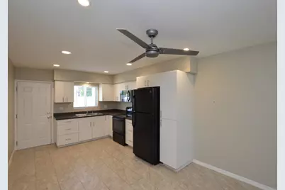 200 S Old Litchfield Road #Apt 8, Litchfield Park, AZ 85340 - Photo 4
