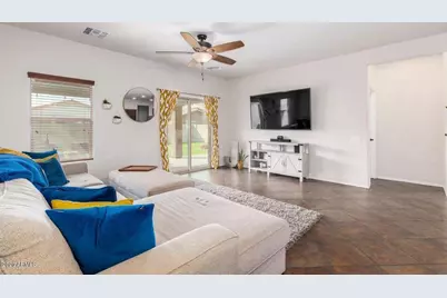 10811 W El Cortez Place, Peoria, AZ 85383 - Photo 2