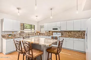 9018 E Caribbean Ln, Scottsdale, AZ 85260 - Photo 8