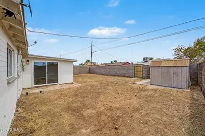 4837 W Highland Avenue, Phoenix, AZ 85031 - Photo 32