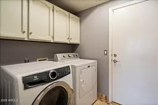 1221 E Claire Dr, Phoenix, AZ 85022 - Photo 40