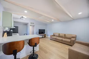 1221 E Highland Ave, Phoenix, AZ 85014 - Photo 8