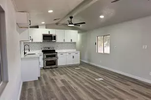 8601 N 71st Ave, Glendale, AZ 85301 - Photo 6