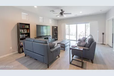 533 W Harwell Road, Phoenix, AZ 85041 - Photo 6