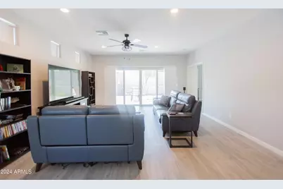 533 W Harwell Road, Phoenix, AZ 85041 - Photo 8