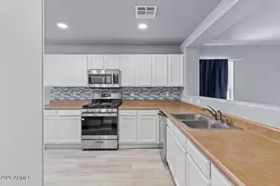 6242 W Wood St, Phoenix, AZ 85043 - Photo 8